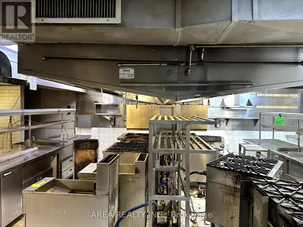 Toronto (yonge-eglinton), ON M4P2H5,2472 YONGE STREET