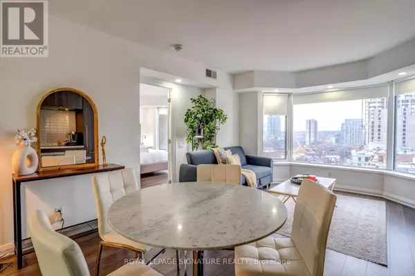 Toronto (annex), ON M5R0B4,155 Yorkville AVE #1218