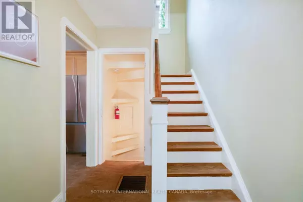 Toronto (willowdale East), ON M2N3V1,239 EMPRESS AVENUE