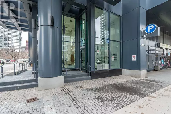 Toronto (waterfront Communities), ON M5V1B5,352 Front ST West #512