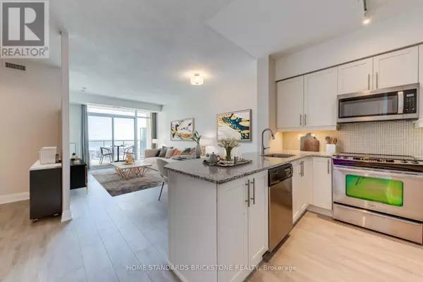 Toronto (niagara), ON M6K3R8,125 Western Battery RD #2508