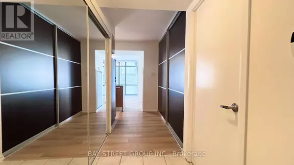 Toronto (bay Street Corridor), ON M4Y1A5,38 Grenville ST #508