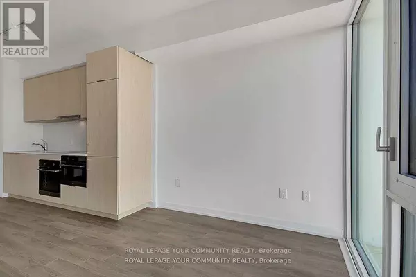 Toronto (moss Park), ON M5A0K9,158 Front ST East #1705