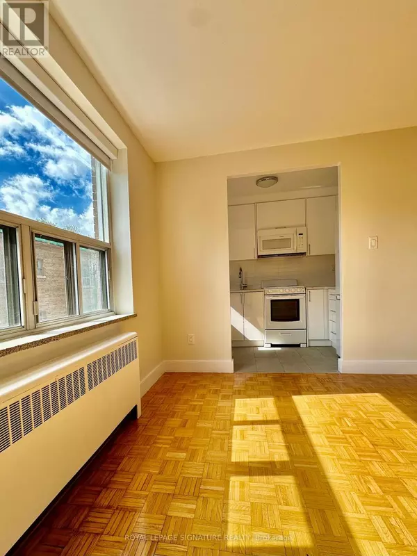 Toronto (leaside), ON M4G2Z9,1291 Bayview AVE #405