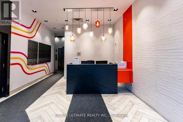 Toronto (trinity-bellwoods), ON M6J0G1,109 Ossington AVE #204