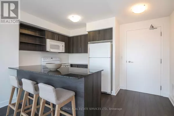Toronto (banbury-don Mills), ON M3C4J1,120 Dallimore CIR #527