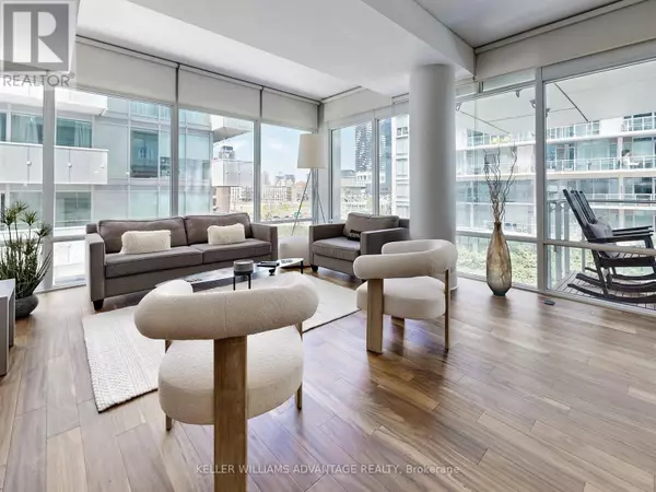 Toronto (waterfront Communities), ON M5E0A4,29 Queens Quay East #401