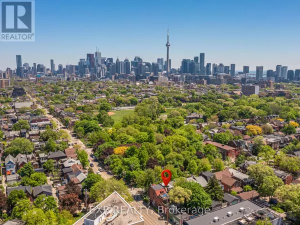 Toronto (trinity-bellwoods), ON M6J2W9,260 SHAW STREET
