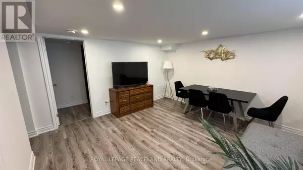 Toronto (banbury-don Mills), ON M3C2E7,60 Paperbirch DR #LOWER