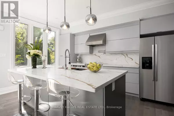 Toronto (rosedale-moore Park), ON M4T1A5,108 SHAFTESBURY AVENUE