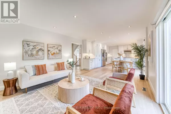 Toronto (st. Andrew-windfields), ON M2L2E5,56 MAGPIE CRESCENT