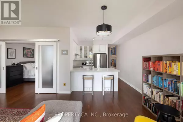 Toronto (moss Park), ON M5A4S4,168 King ST East #614