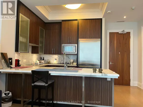 Toronto (annex), ON M5R0A1,55 Scollard ST #901