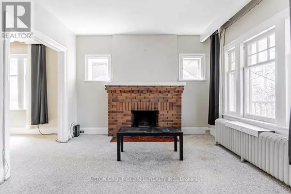 Toronto (oakwood Village), ON M6C1G6,9 Graham GDNS #Main