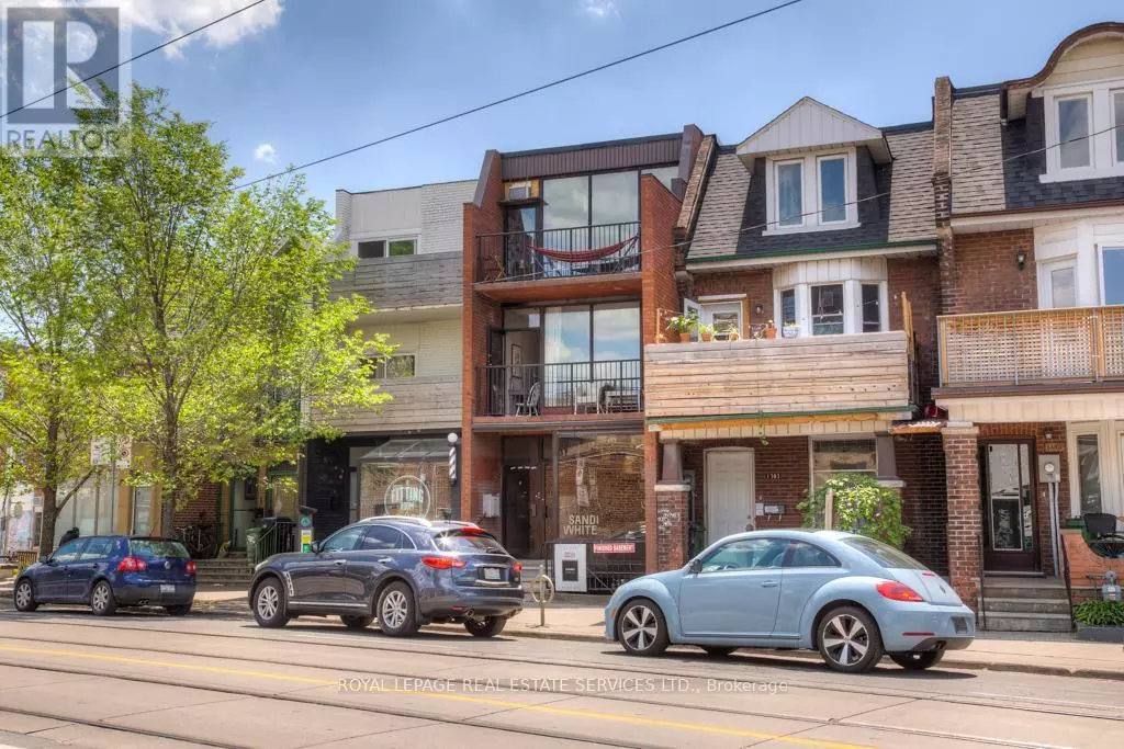 Toronto (little Portugal), ON M6J1Y4,1391 DUNDAS STREET W