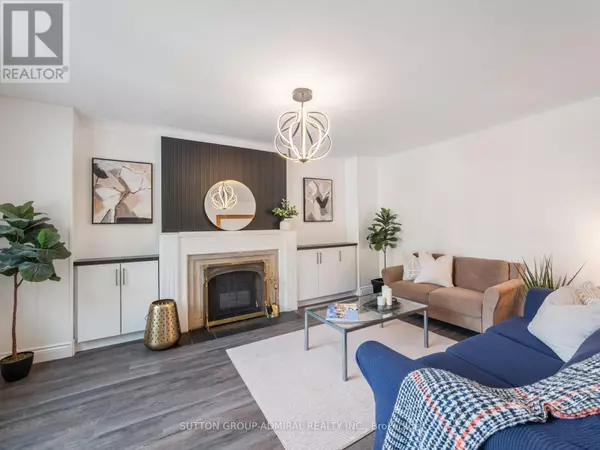 Toronto (leaside), ON M4G2K8,759 EGLINTON AVENUE E