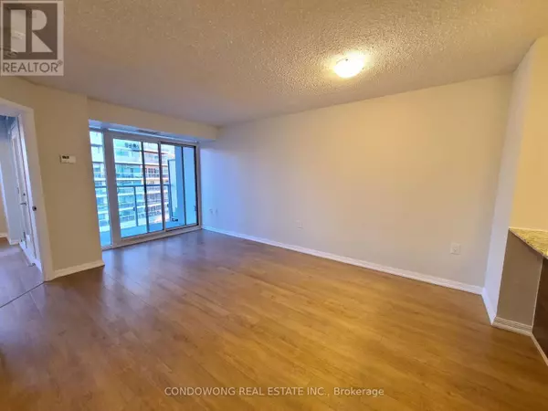 Toronto (niagara), ON M6K3R8,125 Western Battery RD #1003