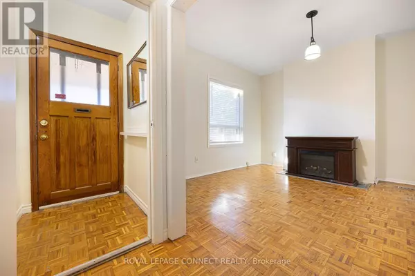 Toronto (niagara), ON M6J1B4,784 Adelaide ST West #Main