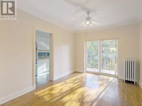 Toronto (lawrence Park South), ON M4R1R8,95 Chatsworth DR #Upper