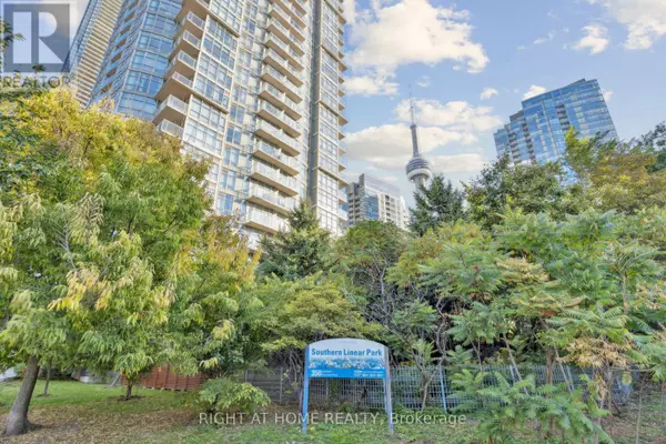 Toronto (waterfront Communities), ON M5V3V9,35 Mariner TER #102