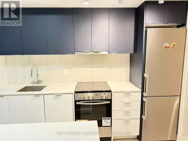 Toronto (clanton Park), ON M3H0E7,8 Tippett RD #901