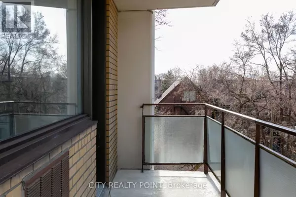 Toronto (annex), ON M5R2P6,276 St George ST #201