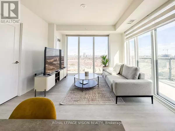 Toronto (banbury-don Mills), ON M3C0P8,30 Inn on the park DR #2404