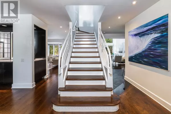 Toronto (rosedale-moore Park), ON M4T1H3,74 INGLEWOOD DRIVE