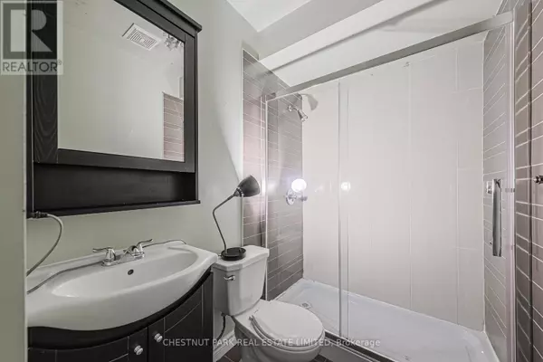 Toronto (trinity-bellwoods), ON M6J1E4,650A Queen ST West #2