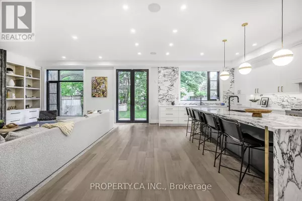 Toronto (englemount-lawrence), ON M6A2H9,8 MANOR HAVEN ROAD