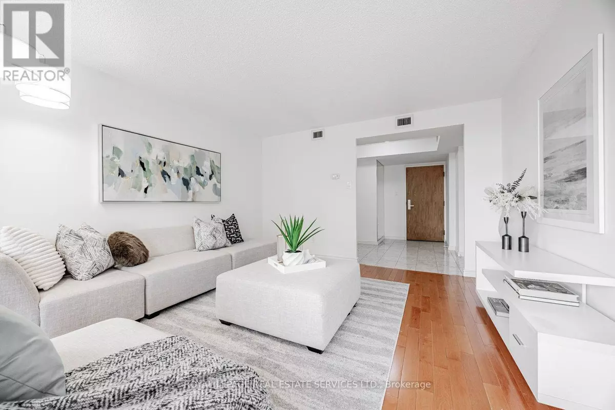 Toronto (annex), ON M4W3P5,900 Yonge ST #501