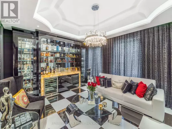 Toronto (bedford Park-nortown), ON M5N1R2,327 CORTLEIGH BOULEVARD