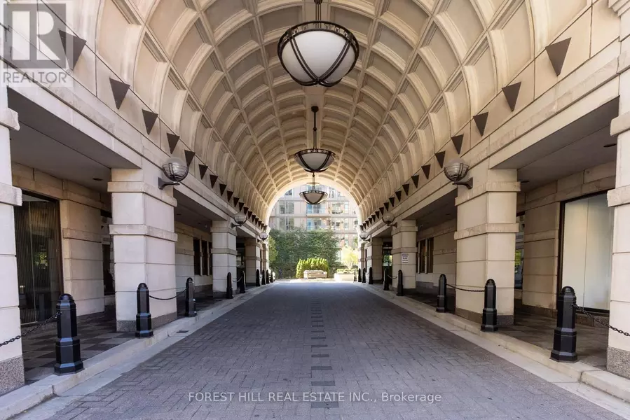 38 Avenue RD #804, Toronto (annex), ON M5R2G2