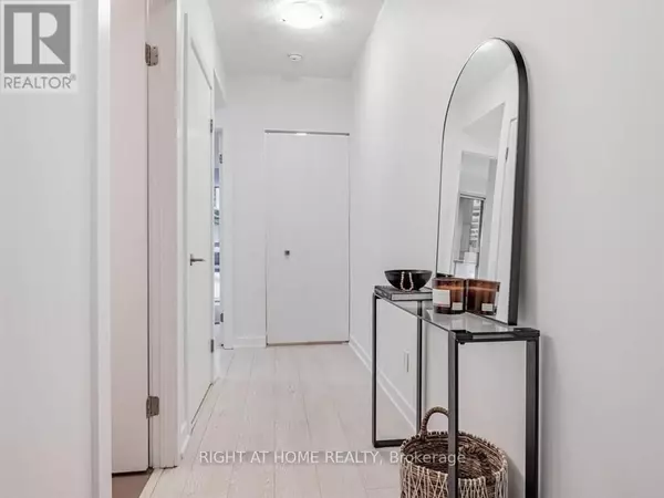 Toronto (niagara), ON M5V0G8,20 Bruyeres Mews #305