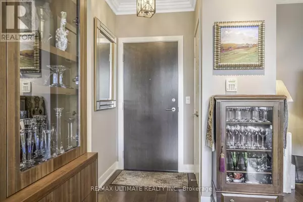 Toronto (north St. James Town), ON M4Y0A4,28 Linden ST #404