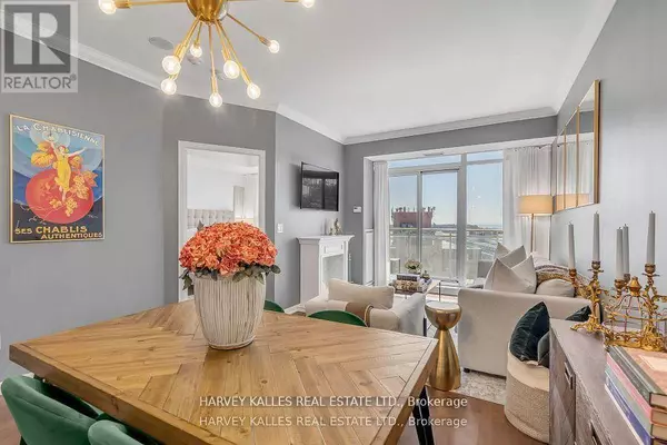 Toronto (niagara), ON M5V1B5,21 Grand Magazine ST #1402