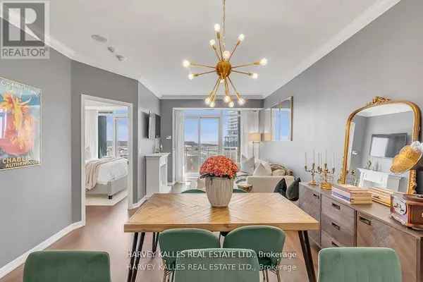 Toronto (niagara), ON M5V1B5,21 Grand Magazine ST #1402