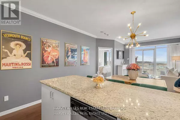 Toronto (niagara), ON M5V1B5,21 Grand Magazine ST #1402