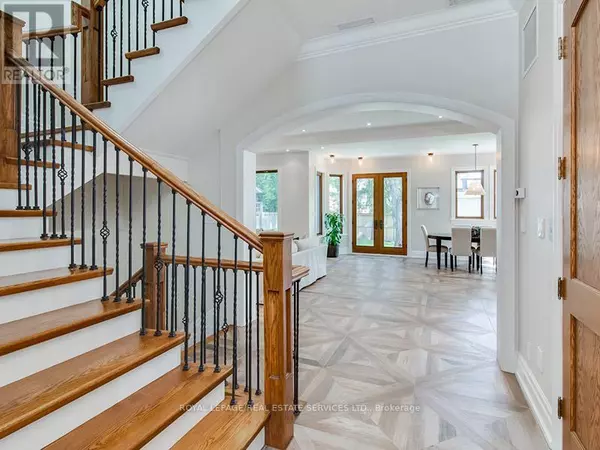 Toronto (yonge-eglinton), ON M5P2H7,441 ORIOLE PARKWAY