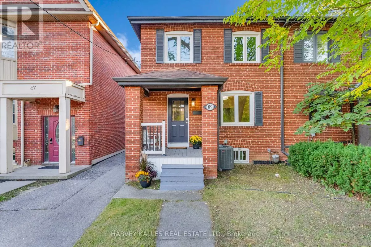 Toronto (lawrence Park South), ON M5M1A7,89 LAWRENCE AVENUE W