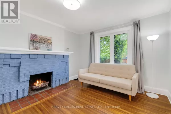 Toronto (lawrence Park South), ON M5M1A7,89 LAWRENCE AVENUE W