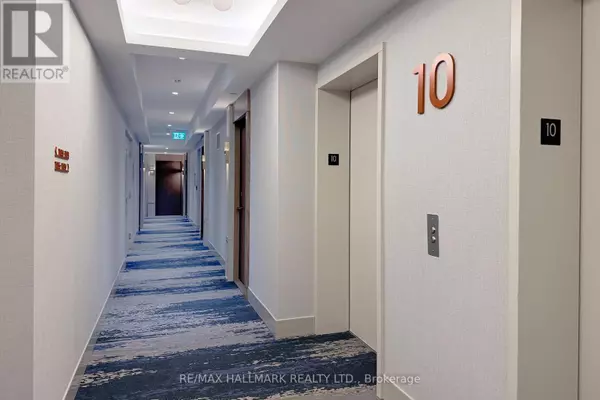 Toronto (banbury-don Mills), ON M3C0P8,20 Inn on the Park DR #1037