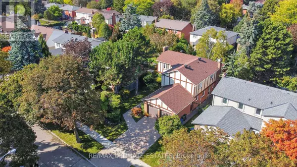 Toronto (st. Andrew-windfields), ON M2L2W3,32 MOSSGROVE TRAIL