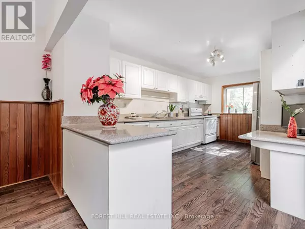 Toronto (willowdale East), ON M2N3P5,309 HILLCREST AVENUE