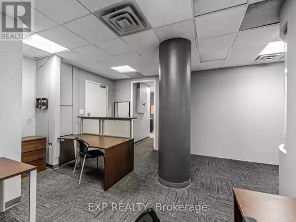 Toronto (bay Street Corridor), ON M5S3A5,1033 Bay ST #317
