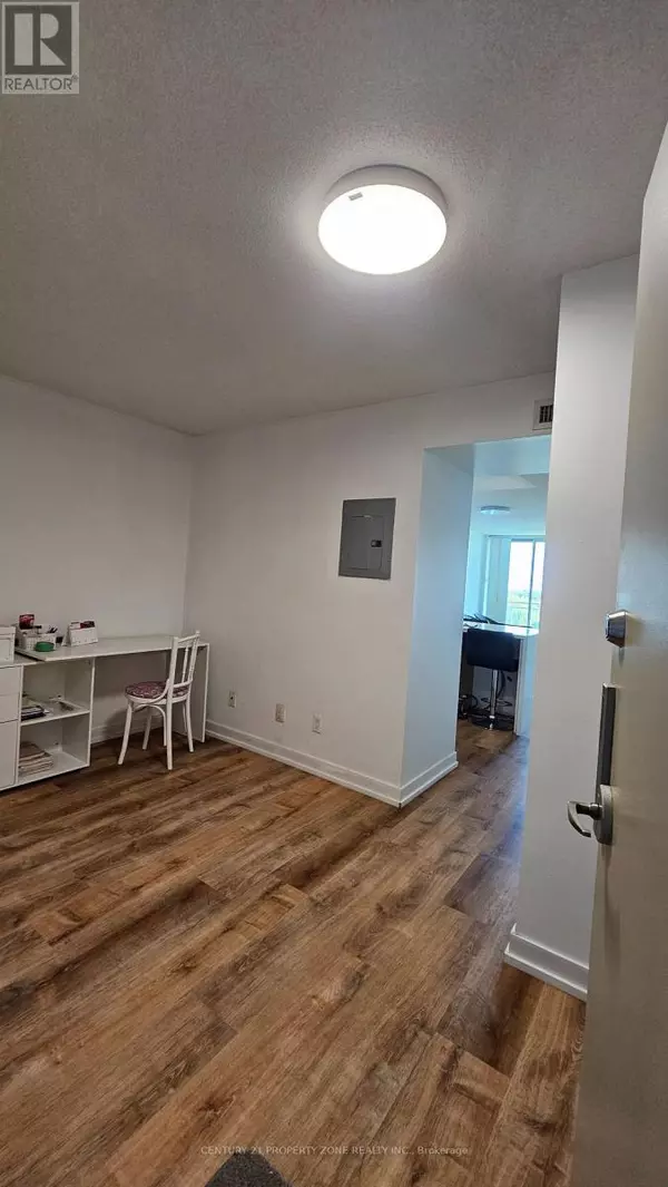 Toronto (niagara), ON M5V3N2,650 Queens Quay West #911