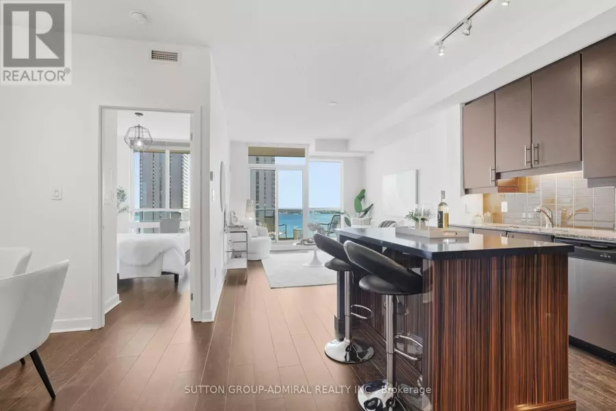 33 Bay ST #1810, Toronto (waterfront Communities), ON M5J2Z3