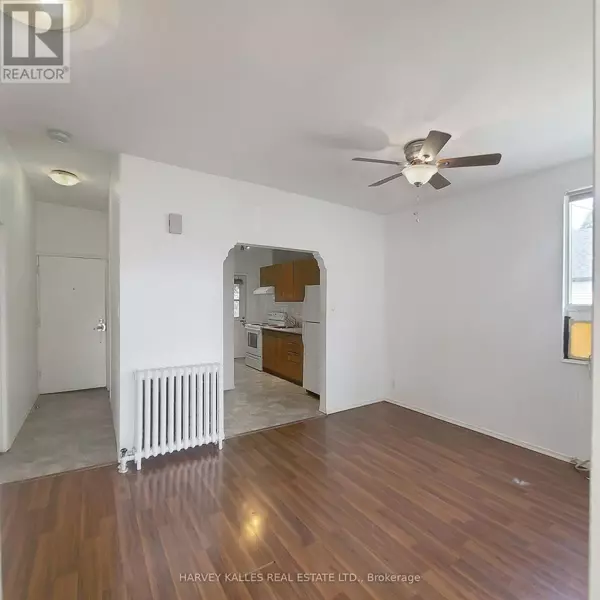 Toronto (kensington-chinatown), ON M5T2L6,206 Augusta AVE #2nd Floor