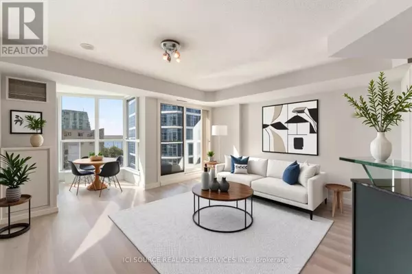 Toronto (waterfront Communities), ON M5J2Y2,8 York ST #911