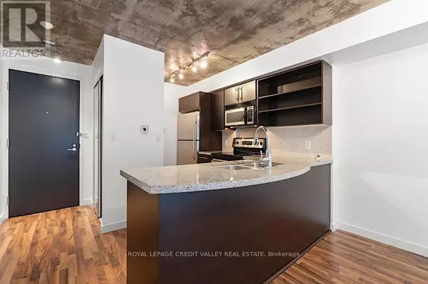 Toronto (niagara), ON M6K3M8,1005 King ST West #505